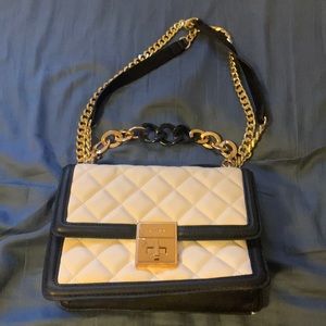 Very good condition shoulder bag
